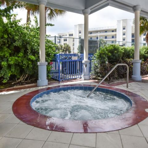 OW-Rec-1-Hot-Tub